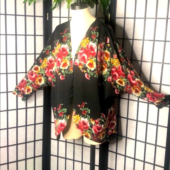 Open Floral Cardigan - Picture 4 of 7